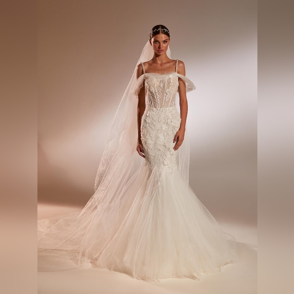 All Sparkle High End Wedding Dress